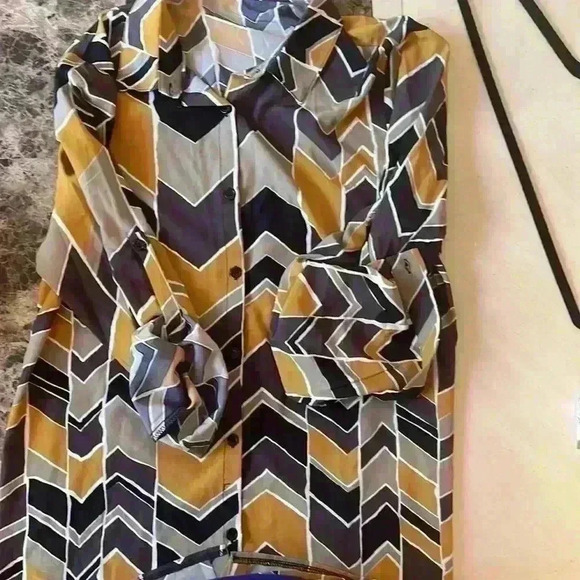 Emery Rose chevron black grey and mustard yellow button up shirt size XL - Picture 5 of 5